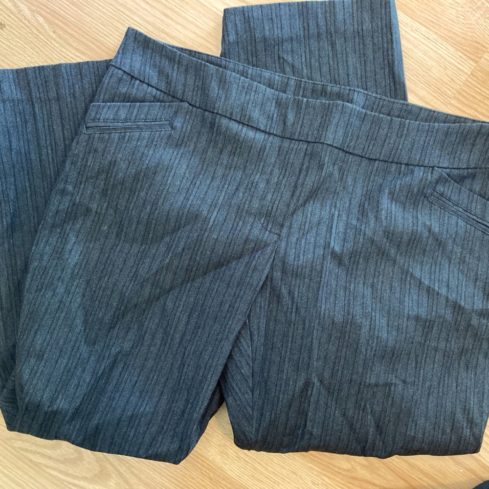 Reitmans Dark Grey Pinstripe Pants 🩶